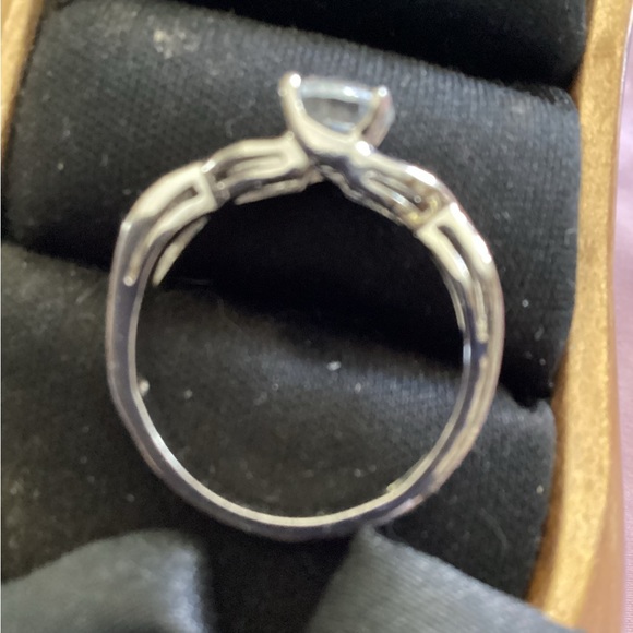 Rings - Picture 2 of 6